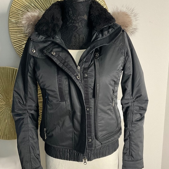 **Descente Ski Jacket with Real Fur Hood** - Picture 2 of 8